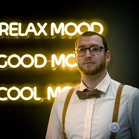 Moody Smart & Comfy