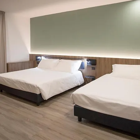 Moody Smart & Comfy Hotel