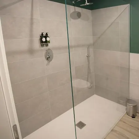 Moody Smart & Comfy Szálloda 3*